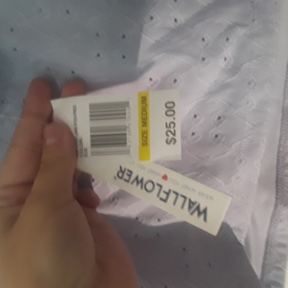 Wallflower Lavender Crop Top NWT Sz Medium - Picture 4 of 5